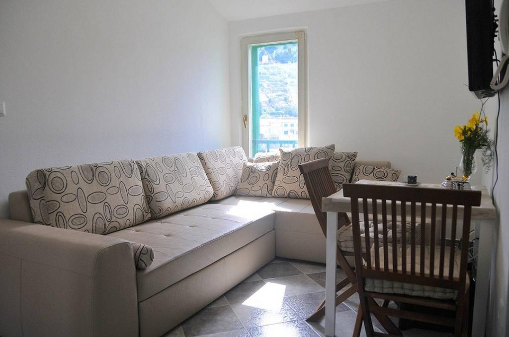Apartment Stomorska Buitenkant foto